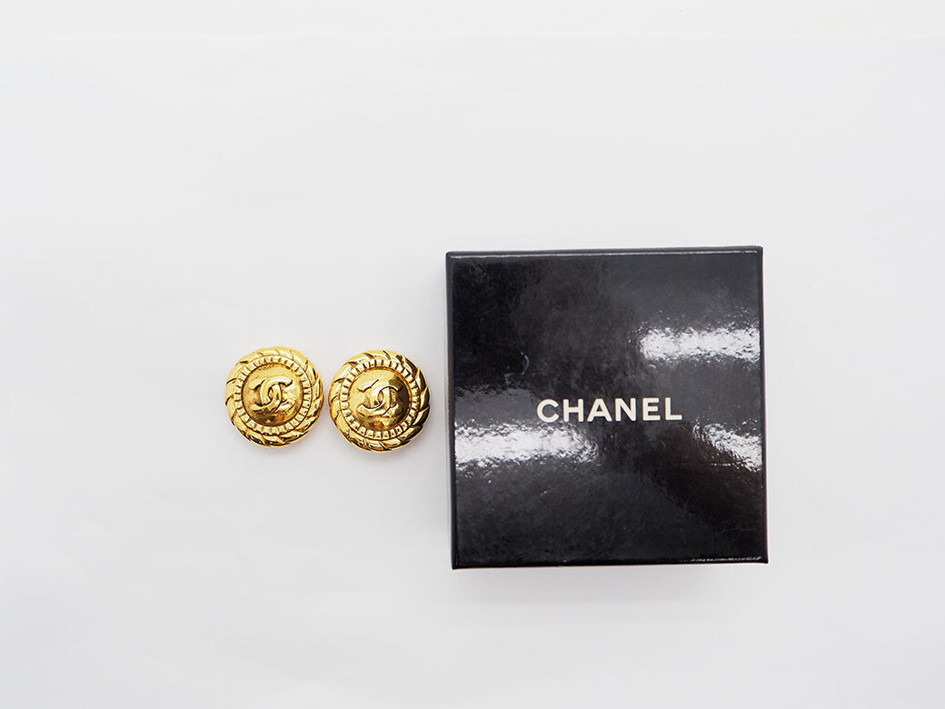 Chanel Vintage Round Coco Mark Earrings Gold Ladies Large Round Circle Reuse7