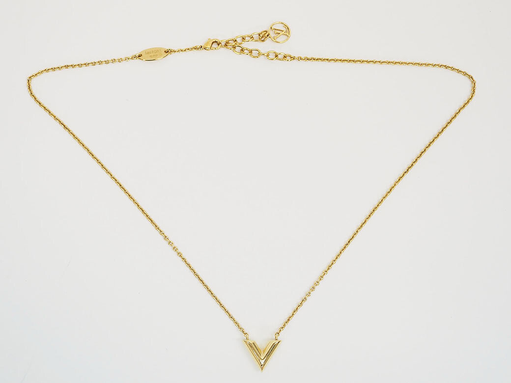 LOUIS VUITTON Necklace escential V M61083 gold women's pendant Preowned Auth1
