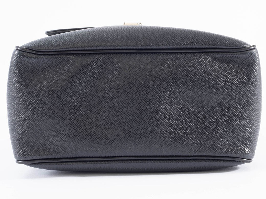 Louis Vuitton Yaranga Taiga Leather Crossbody Shoulder Bag Ardoise Preowned8