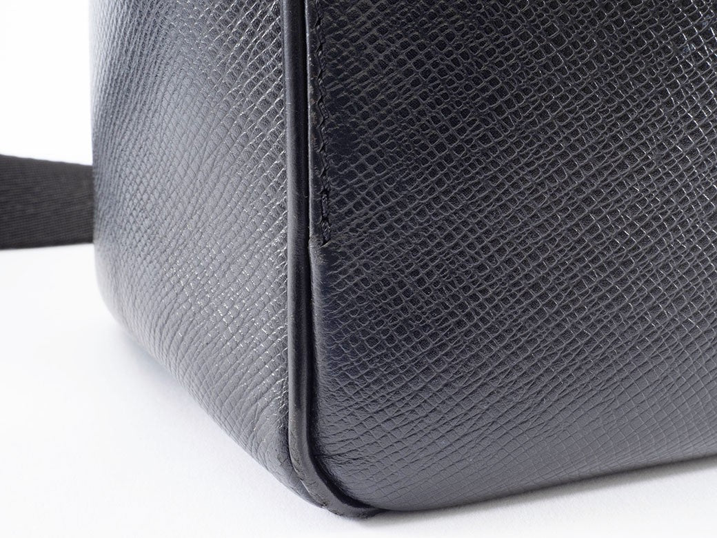 Louis Vuitton Yaranga Taiga Leather Crossbody Shoulder Bag Ardoise Preowned15