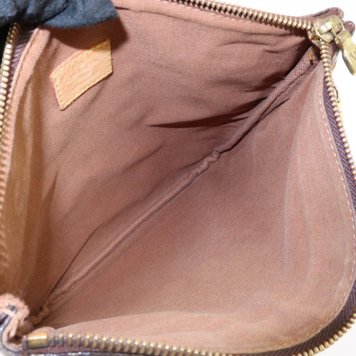 LOUIS VUITTON Pochette Bosphore Monogram Crossbody Shoulder Bag Preowned Auth18