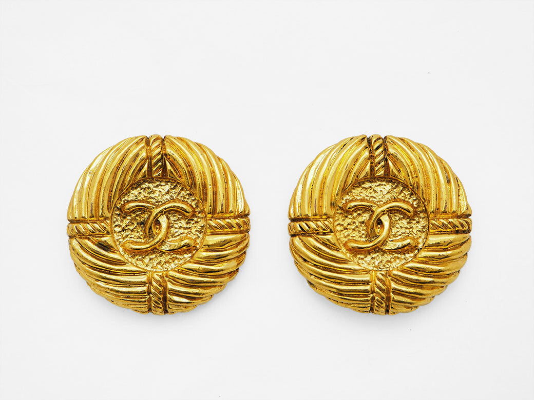 CHANEL Round Coco Earrings Gold Ladies 93P Rope Pattern Rope Reuse Used1