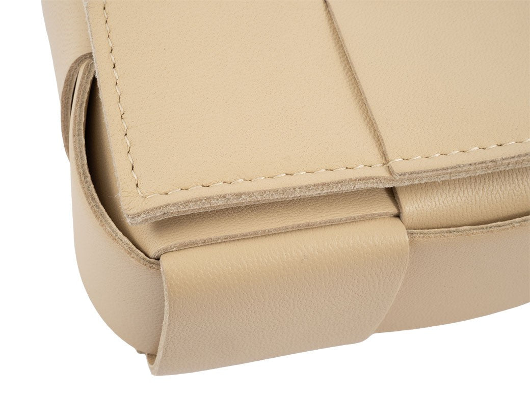 BOTTEGA VENETA Candy Cassette Crossbody Bag Beige Leather 666688 Preowned Auth3