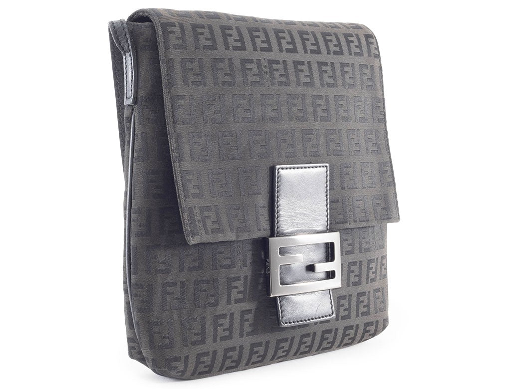 FENDI Zucchino Canvas Black Crossbody Shoulder Bag Messenger Preowned Auth1