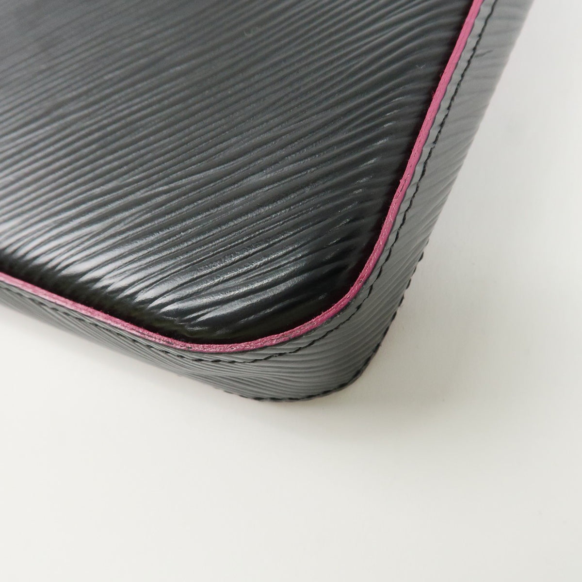 Louis Vuitton Epi Pochette Felicie Shoulder Bag Noir Pink M64579 Auth Used F/S9