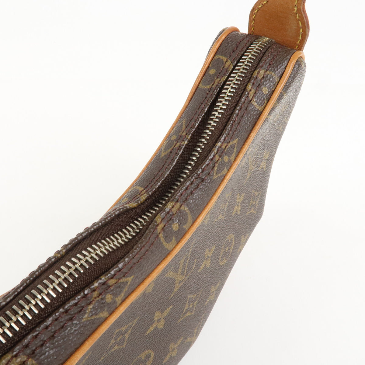 LOUIS VUITTON Pochette Croissant Monogram Shoulder Bag M51510 Preowned Auth8