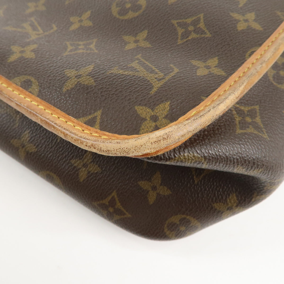 LOUIS VUITTON Monogram Gibessiere GM Crossbody Shoulder Bag Preowned Auth13
