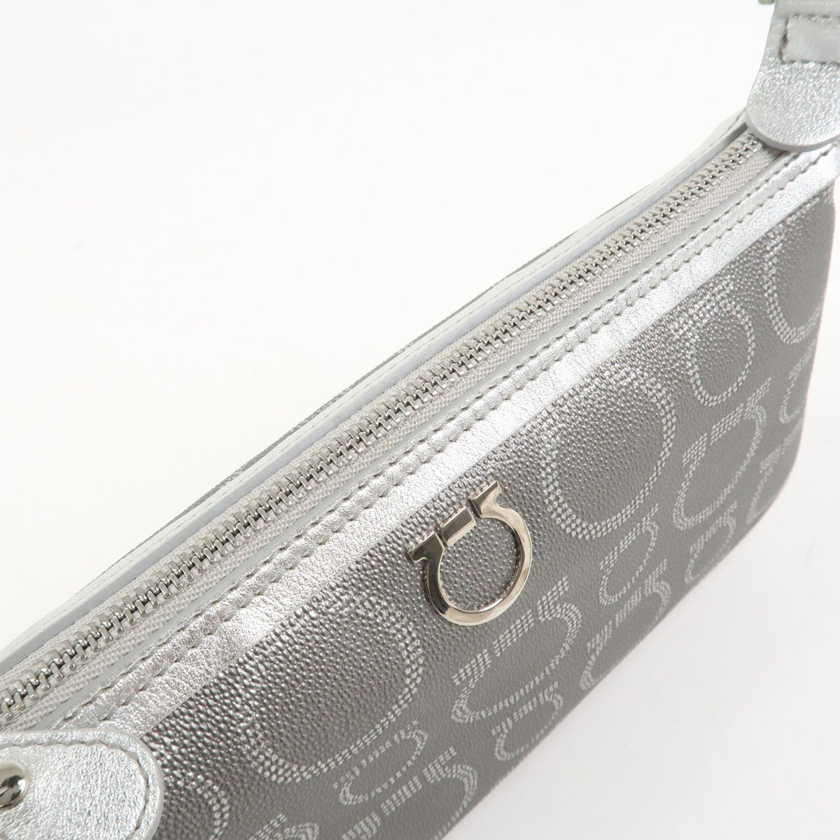 Ferragamo Gancini Logo Leather Shoulder Bag Hand Bag Silver Authentic Used F/S18