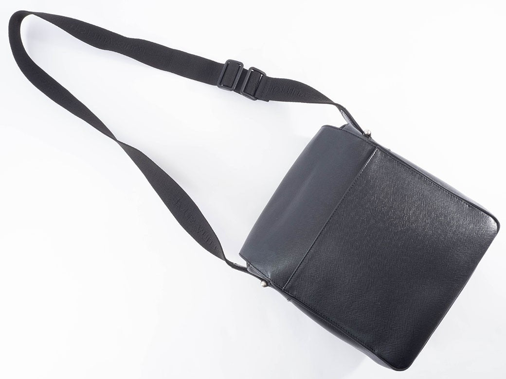 Louis Vuitton Yaranga Taiga Leather Crossbody Shoulder Bag Ardoise Preowned10