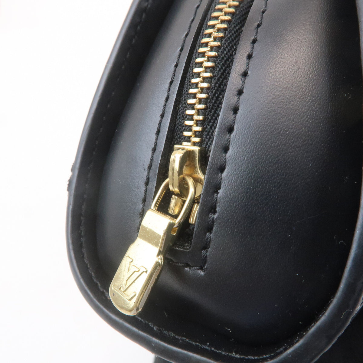 LOUIS VUITTON Dauphine PM Cosmetic Pouch Epi Leather Black M48442 Preowned Auth5