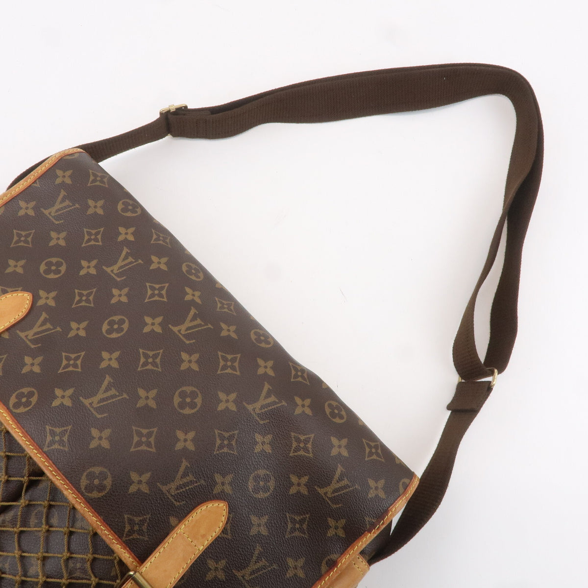 LOUIS VUITTON Gongo MM Monogram Messenger Crossbody Bag M40116 Preowned Auth5