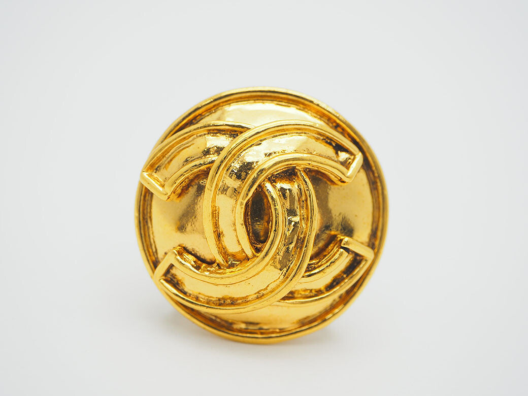 CHANEL Vintage Round Coco Earrings Gold Ladies 94P Metal Bordered Logo Reuse5