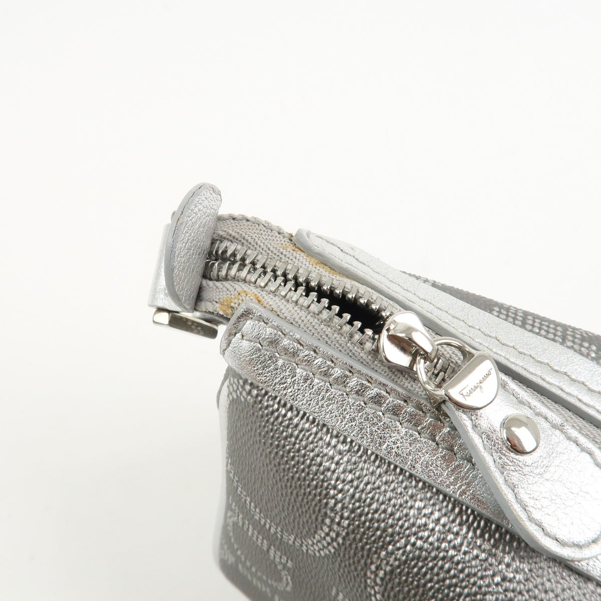 Ferragamo Gancini Logo Leather Shoulder Bag Hand Bag Silver Authentic Used F/S15