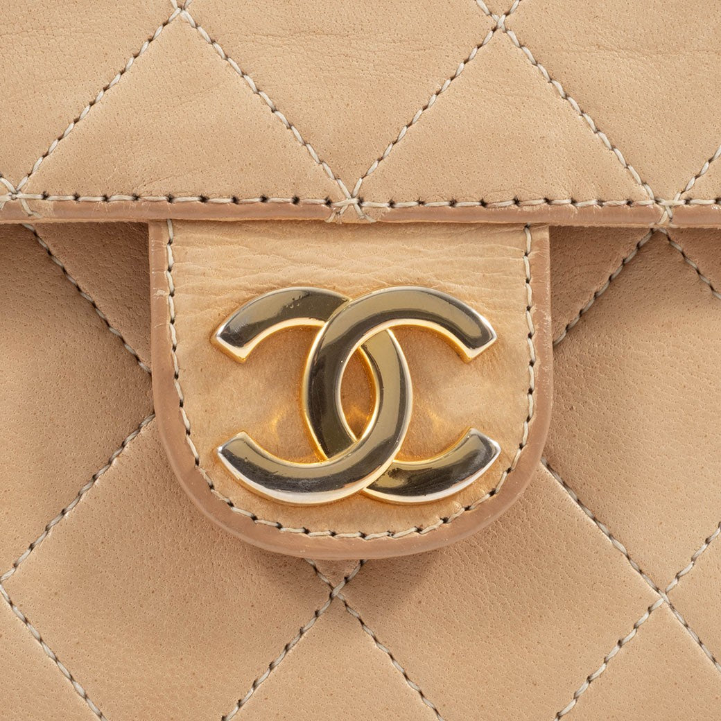 CHANEL Matelasse Womens Chain Shoulder Bag Beige Leather Vintage Preowned10