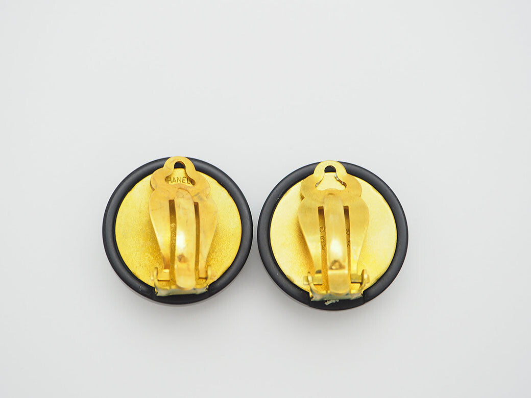 CHANEL Vintage Coco Chanel Earrings Black x Gold Ladies 95P Cameostyle5