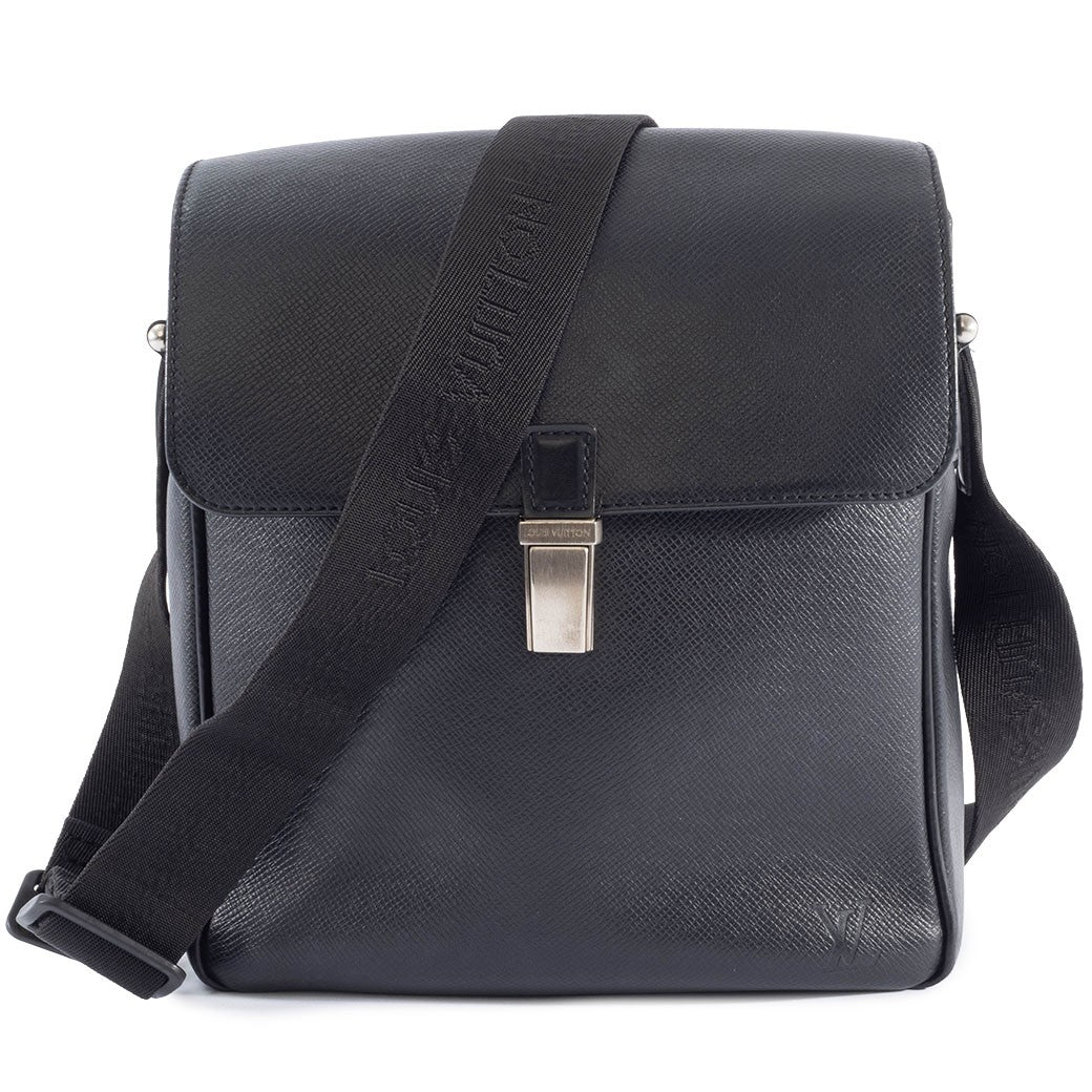 Louis Vuitton Yaranga Taiga Leather Crossbody Shoulder Bag Ardoise Preowned0