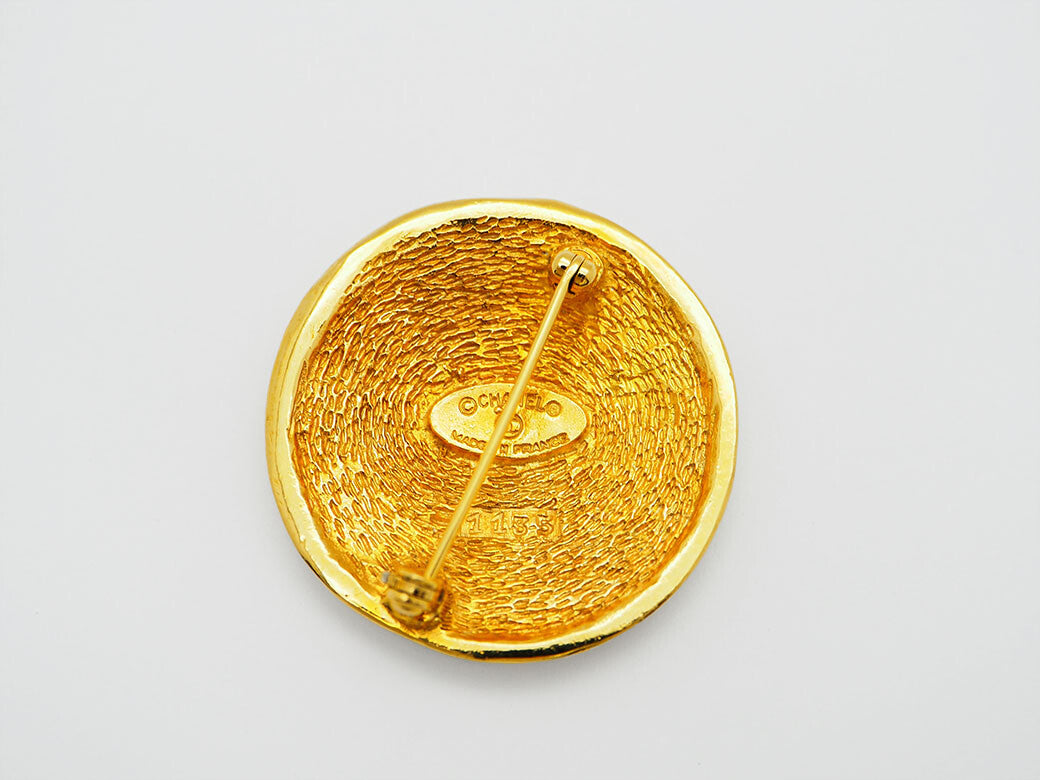 CHANEL Brooch Vintage Cambon 31 RUE Logo Gold Round Typography Preowned Reuse3