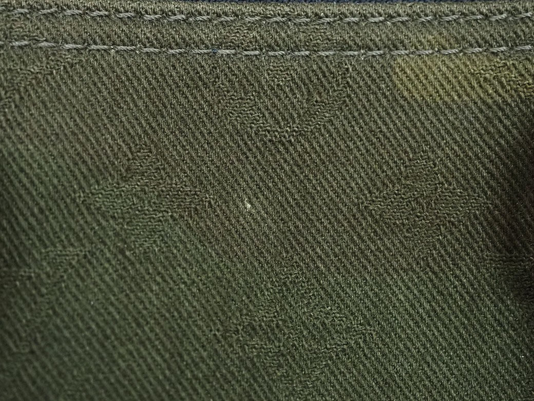 LV x Supreme Keepall Bandouliere Camo Travel Bag M43466 Khaki Men's Preowned4