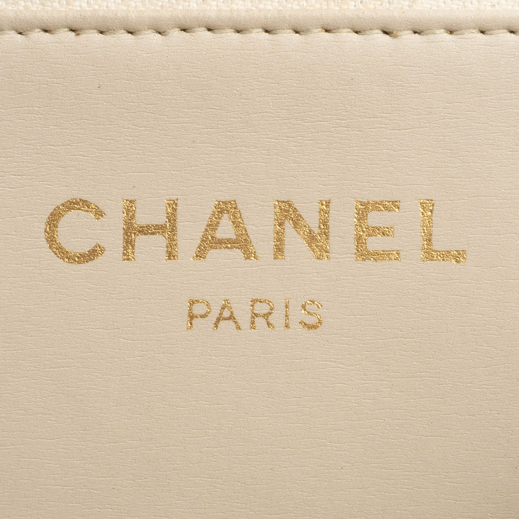 CHANEL Matelasse Womens Chain Shoulder Bag Beige Leather Vintage Preowned14