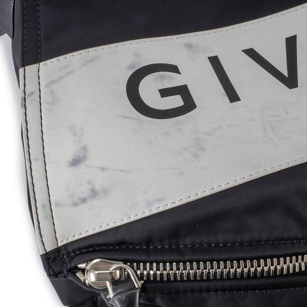 GIVENCHY Pandora Nylon Shoulder Bag Black Men Convertible Preowned Reuse Used16