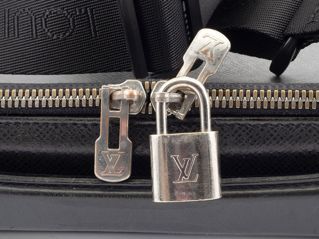 LOUIS VUITTON Odessa Briefcase Taiga Leather Black Convertible Crossbody M308327