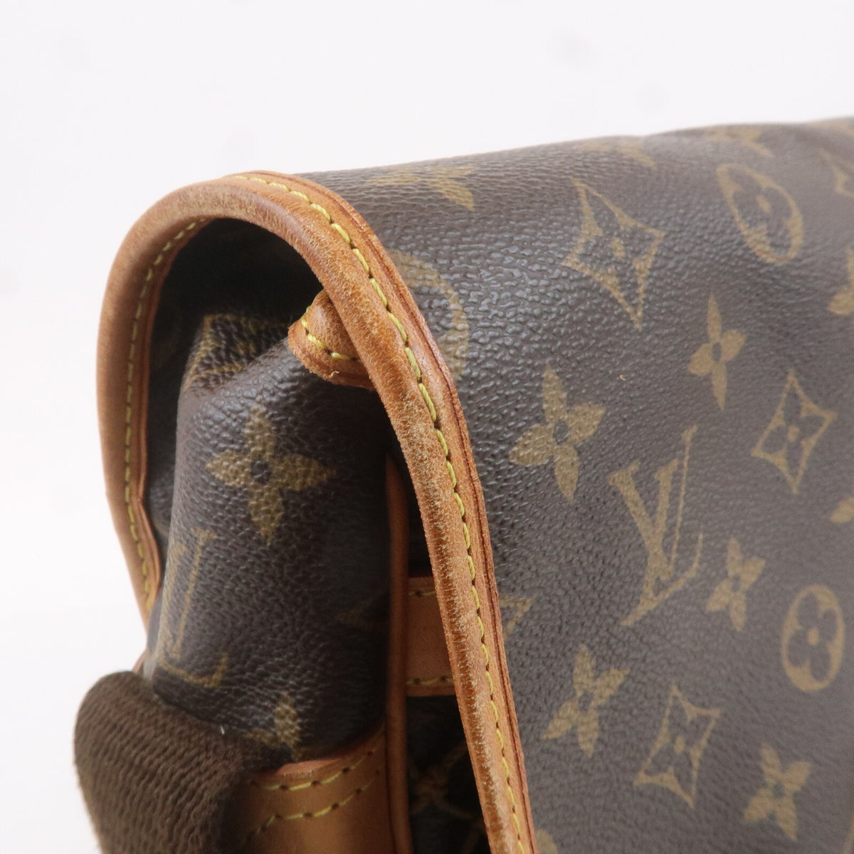 LOUIS VUITTON Gongo MM Monogram Messenger Crossbody Bag M40116 Preowned Auth7