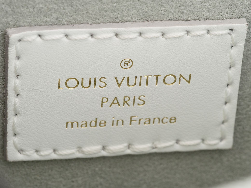 Louis Vuitton Dauphine NV Mini Crossbody Shoulder Bag Epi  White Preowned Auth7