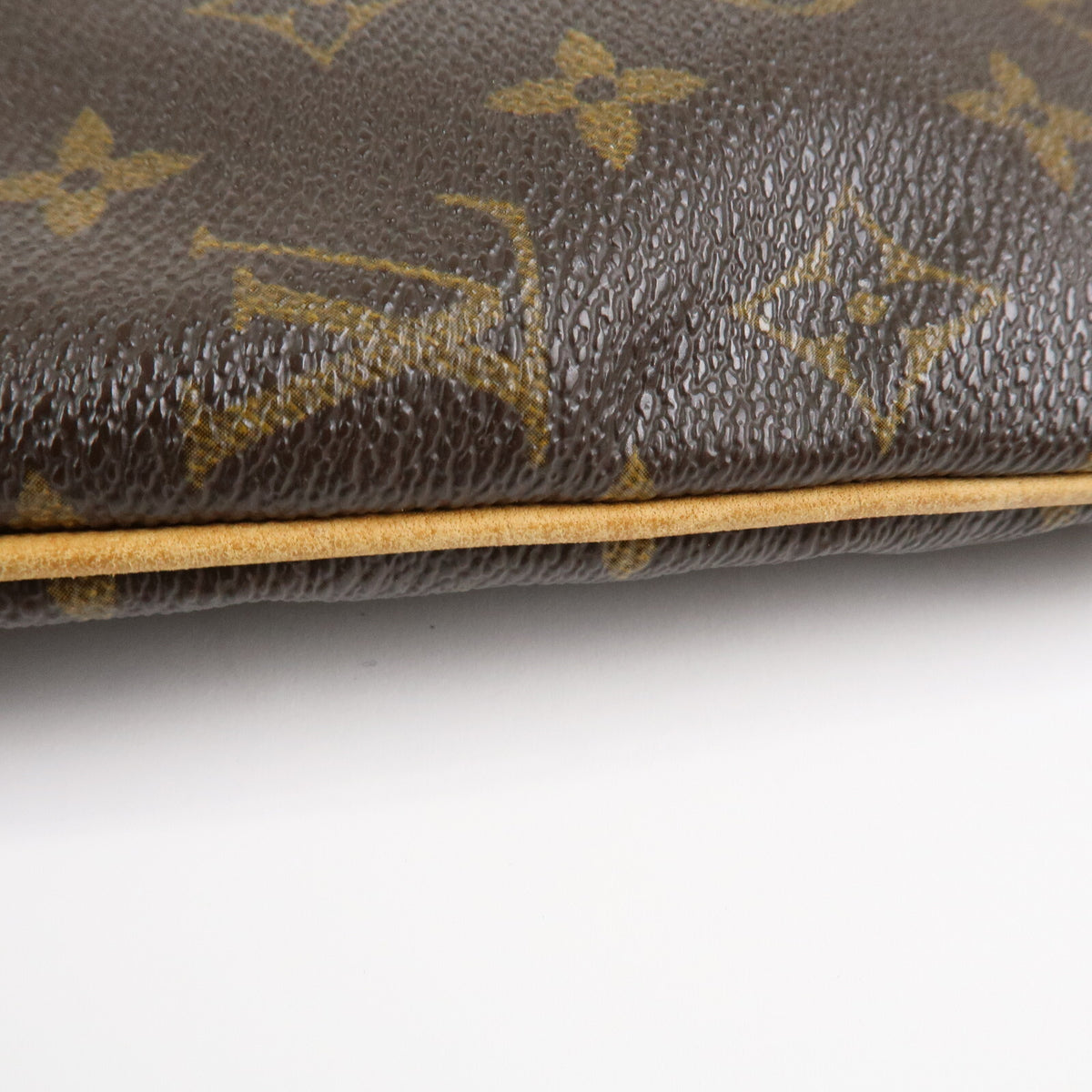 LOUIS VUITTON Pochette Bosphore Monogram Crossbody Shoulder Bag Preowned Auth14