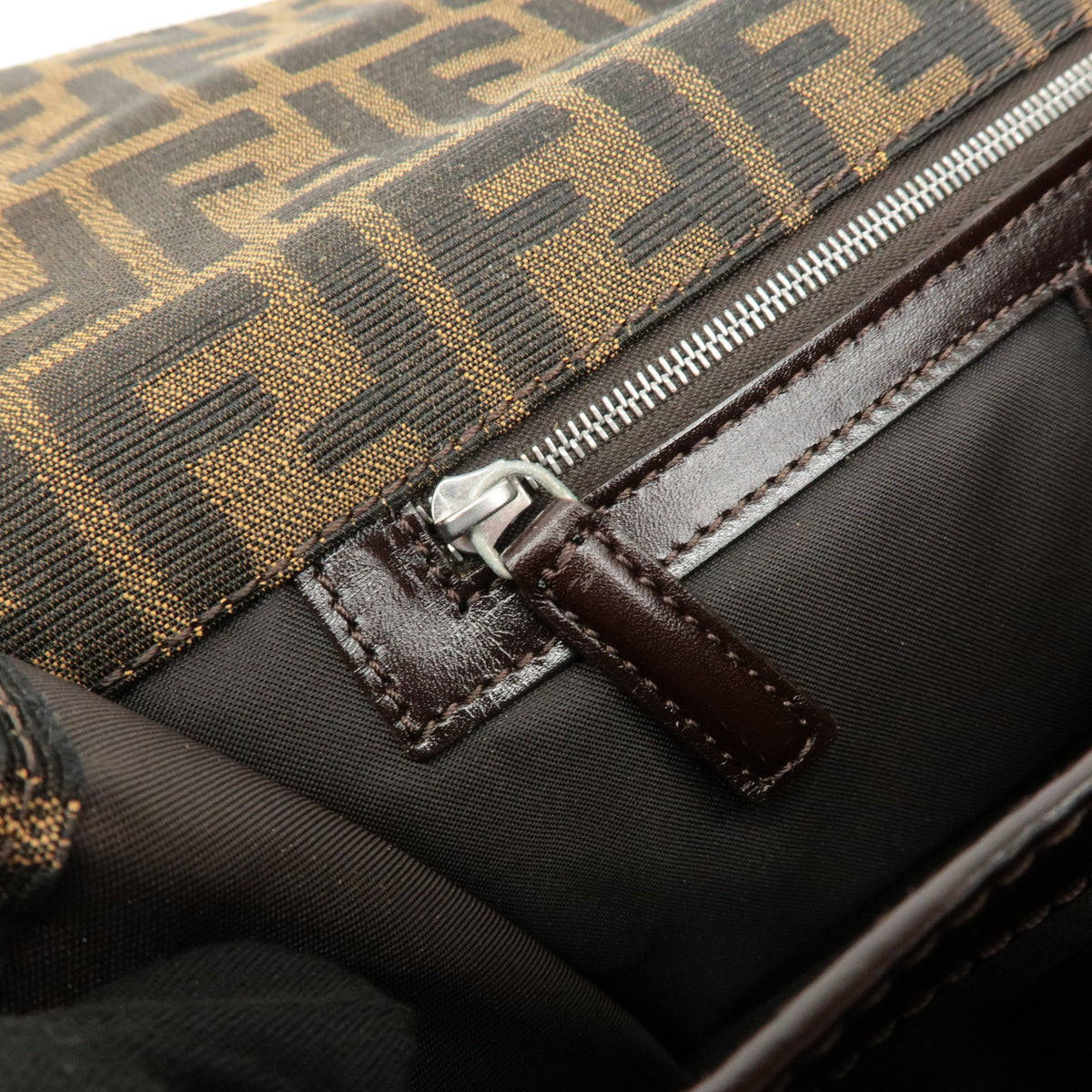 FENDI Zucca Tobacco Brown Canvas Leather Shoulder Bag 0916322 Y2K Preowned Auth20