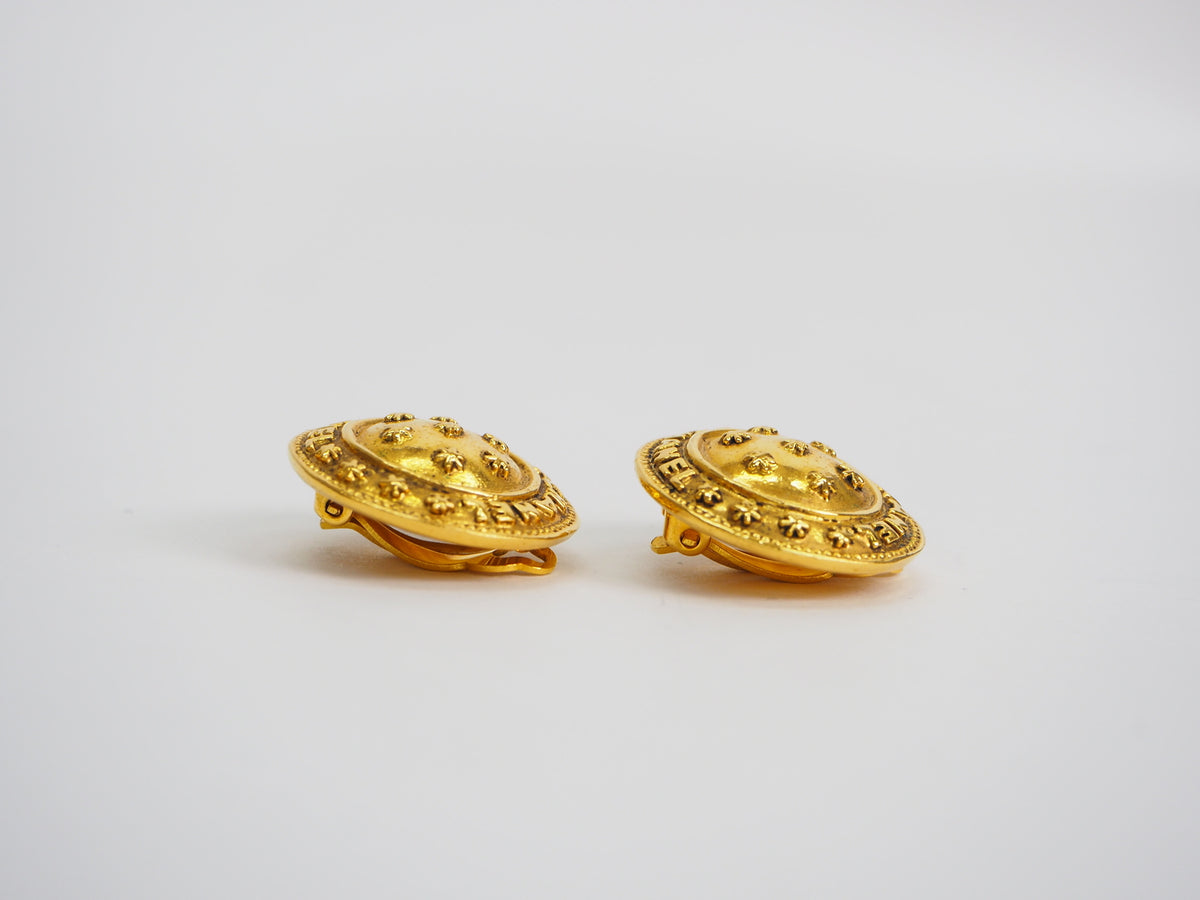 CHANEL Vintage Star Earrings Gold Ladies Star Round Round Reuse Used Preowned1