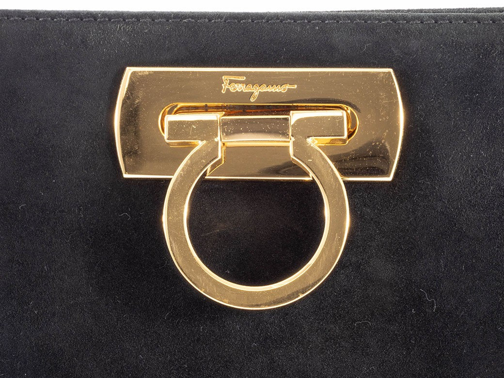 Salvatore Ferragamo Chain Shoulder Bag Suede Gancini Black P21 5241 Reuse Used5