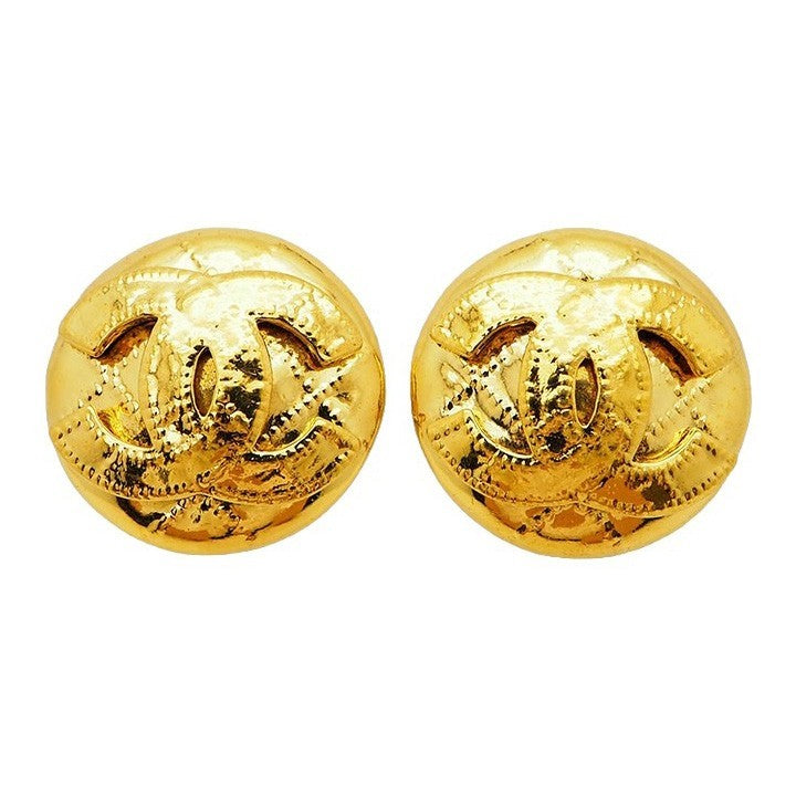 CHANEL Vintage Round Matrasse Coco Earrings 94P Gold Ladies Quilted Coco Mark0