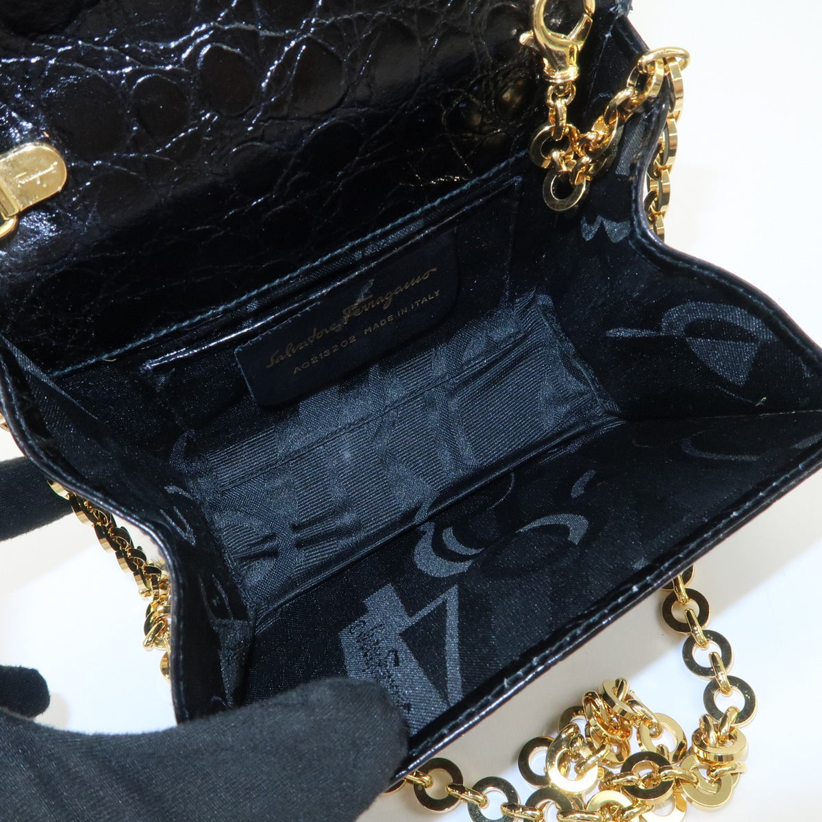 FERRAGAMO Vara Ribbon Chain Shoulder Bag Mini Black Leather Preowned Auth19