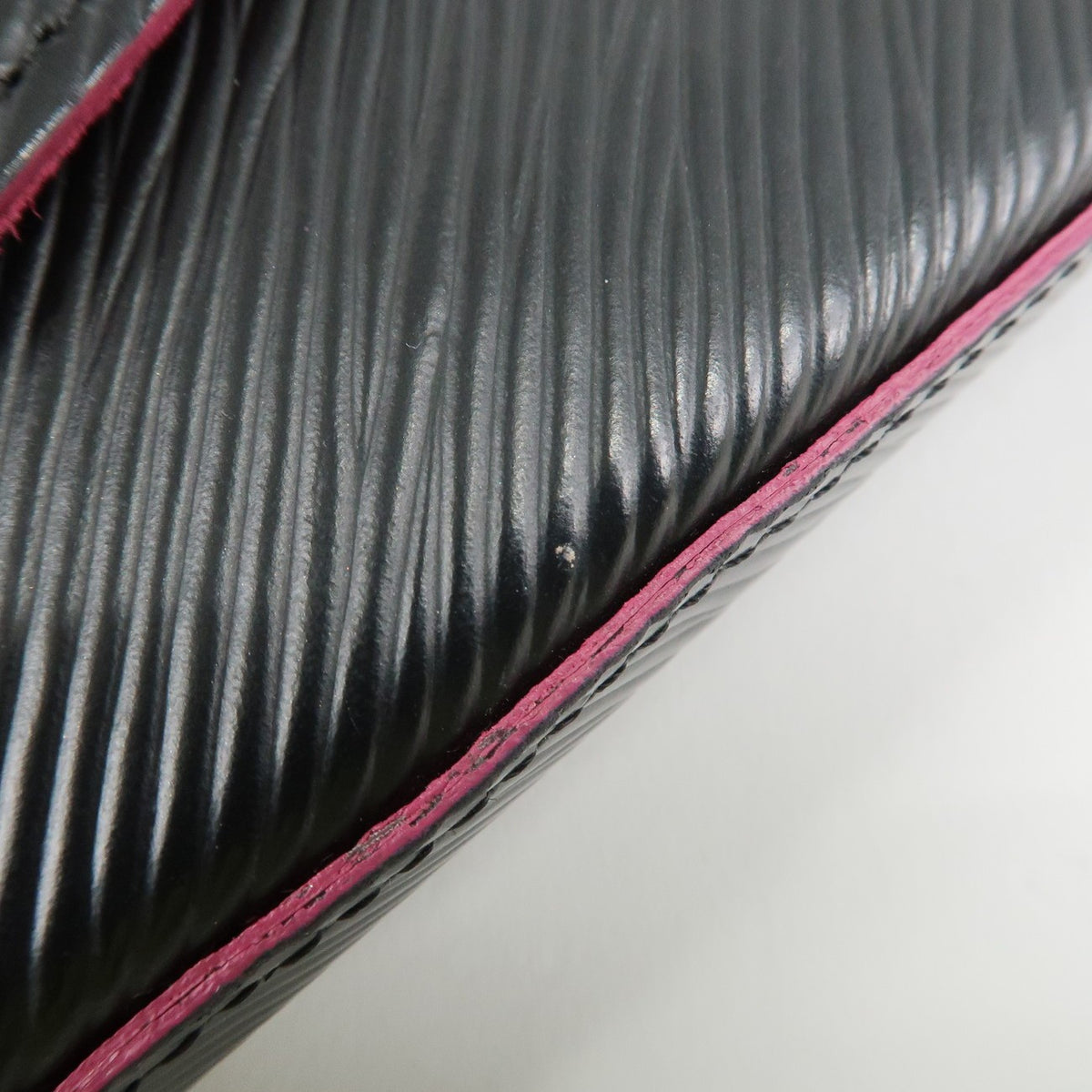 Louis Vuitton Epi Pochette Felicie Shoulder Bag Noir Pink M64579 Auth Used F/S12