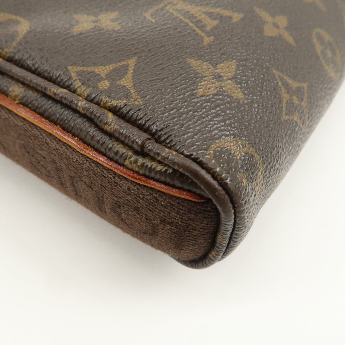 LOUIS VUITTON Trotteur Beaubourg Monogram Crossbody Shoulder Bag Preowned Auth11