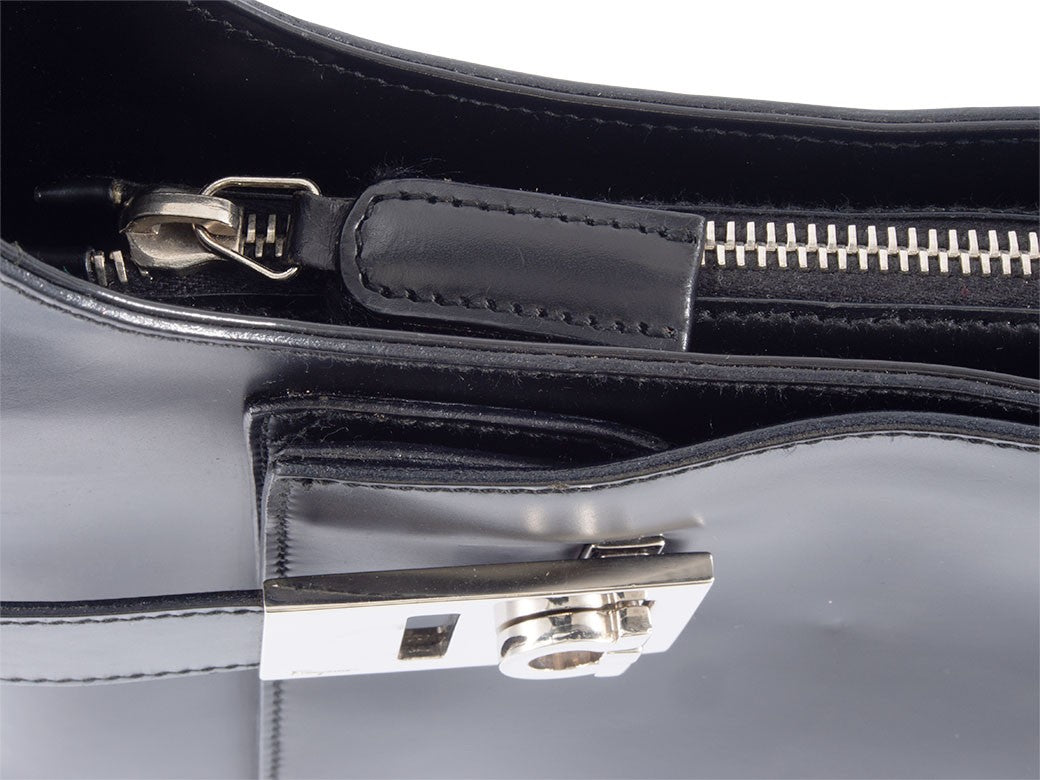 Ferragamo Gancini Hobo Shoulder Bag Black Leather AB21 0169 Preowned Auth4