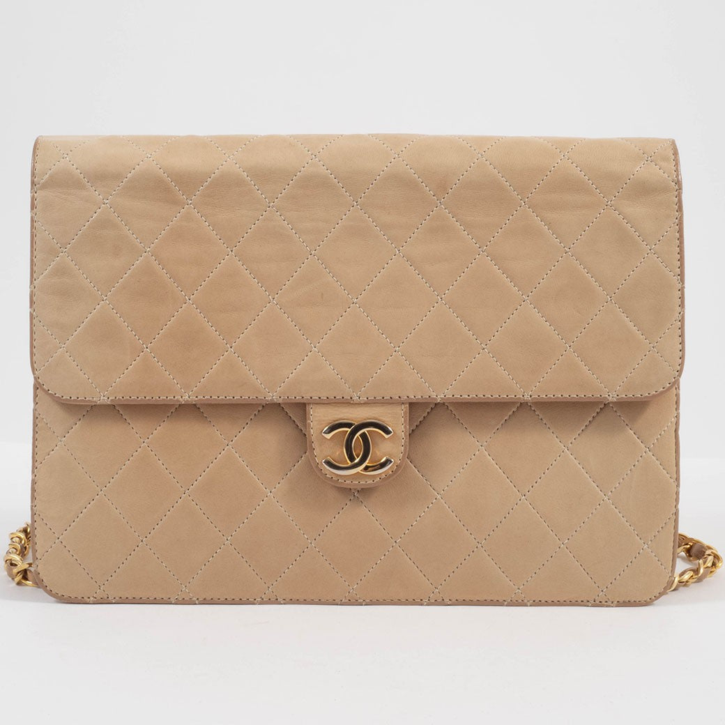 CHANEL Matelasse Womens Chain Shoulder Bag Beige Leather Vintage Preowned2