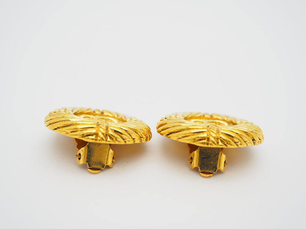 CHANEL Round Coco Earrings Gold Ladies 93P Rope Pattern Rope Reuse Used3