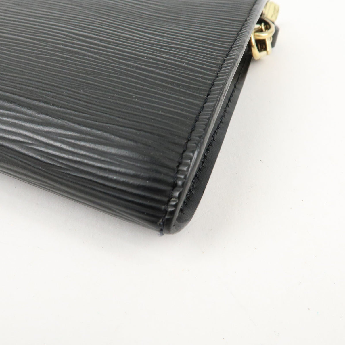LOUIS VUITTON Pochette Accessoires Black Epi Leather Handbag M52942 Preowned8
