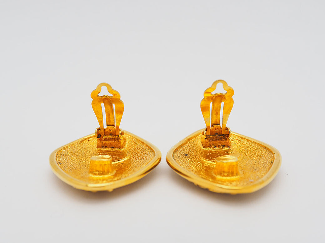 CHANEL Vintage Rhombus Arabesque Coco Earrings Gold Small Ladies Reuse Used7