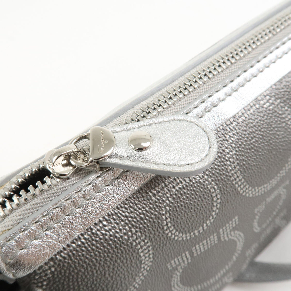 Ferragamo Gancini Logo Leather Shoulder Bag Hand Bag Silver Authentic Used F/S16