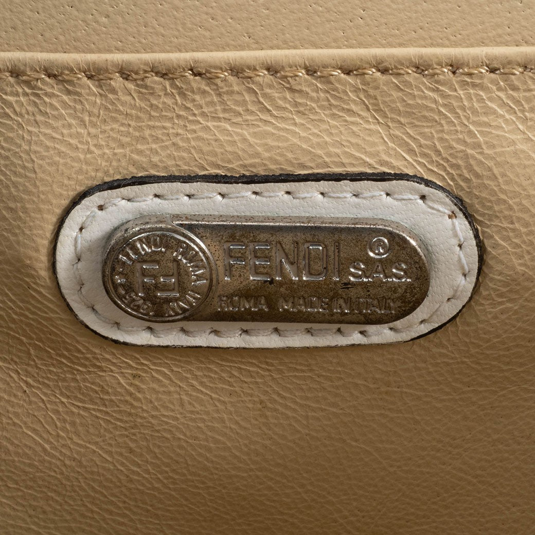 FENDI Logo Handle Shoulder Bag White Leather Convertible Crossbody Preowned23