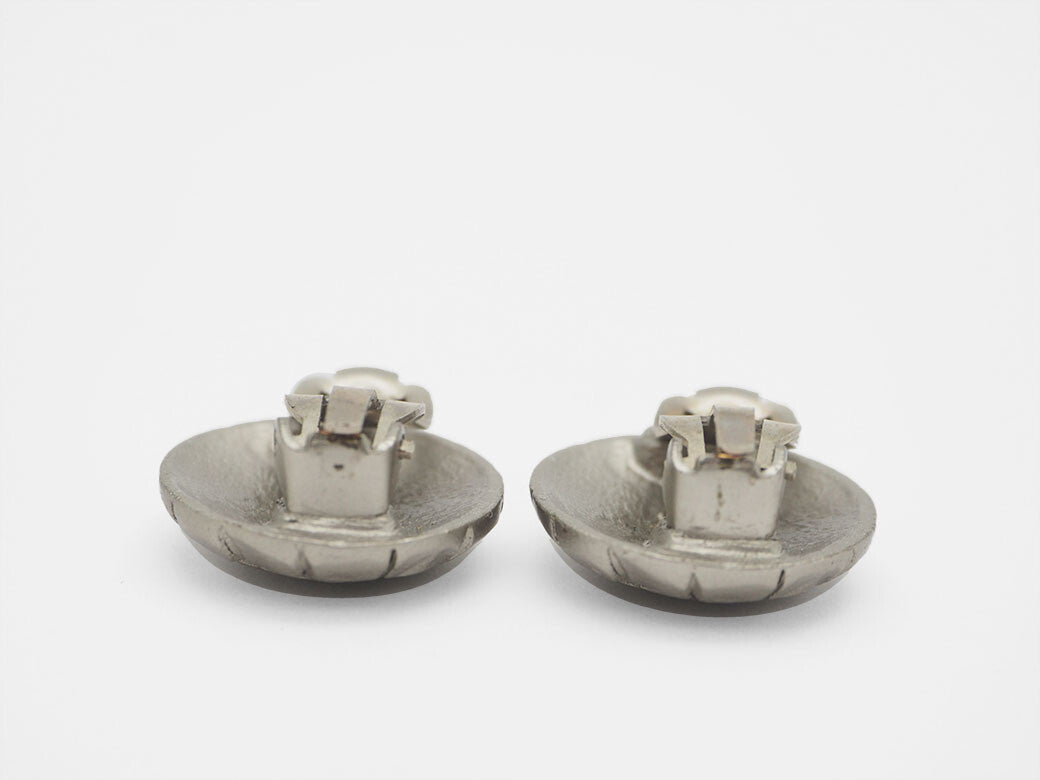 CHANEL Vintage Round Coco Earrings Silver Ladies 99A Metal Matte Finish Reuse3