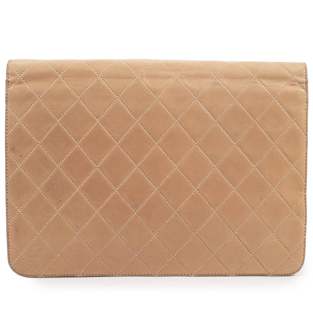 CHANEL Matelasse Womens Chain Shoulder Bag Beige Leather Vintage Preowned1