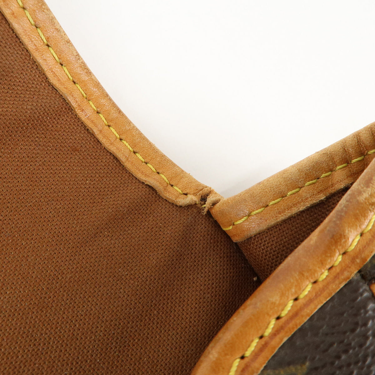 LOUIS VUITTON Monogram Gibessiere GM Crossbody Shoulder Bag Preowned Auth14