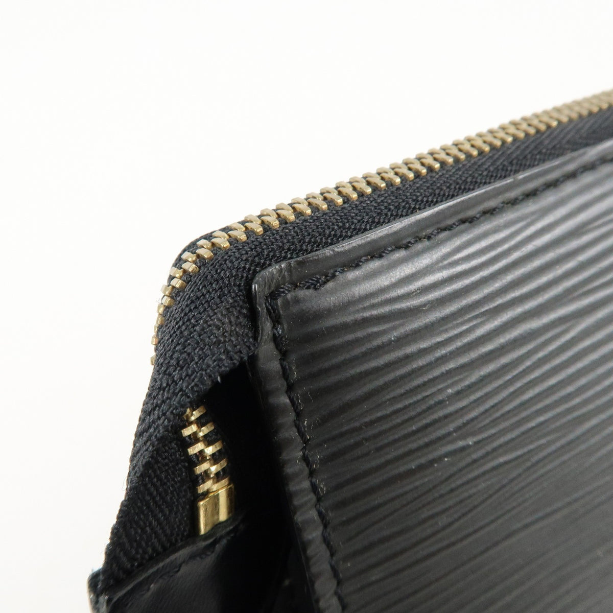 LOUIS VUITTON Pochette Accessoires Black Epi Leather Handbag M52942 Preowned13