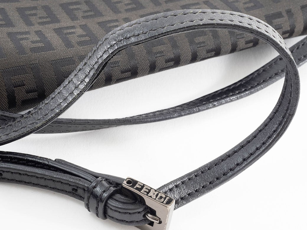 FENDI Zucchino Canvas Black Crossbody Shoulder Bag Messenger Preowned Auth19