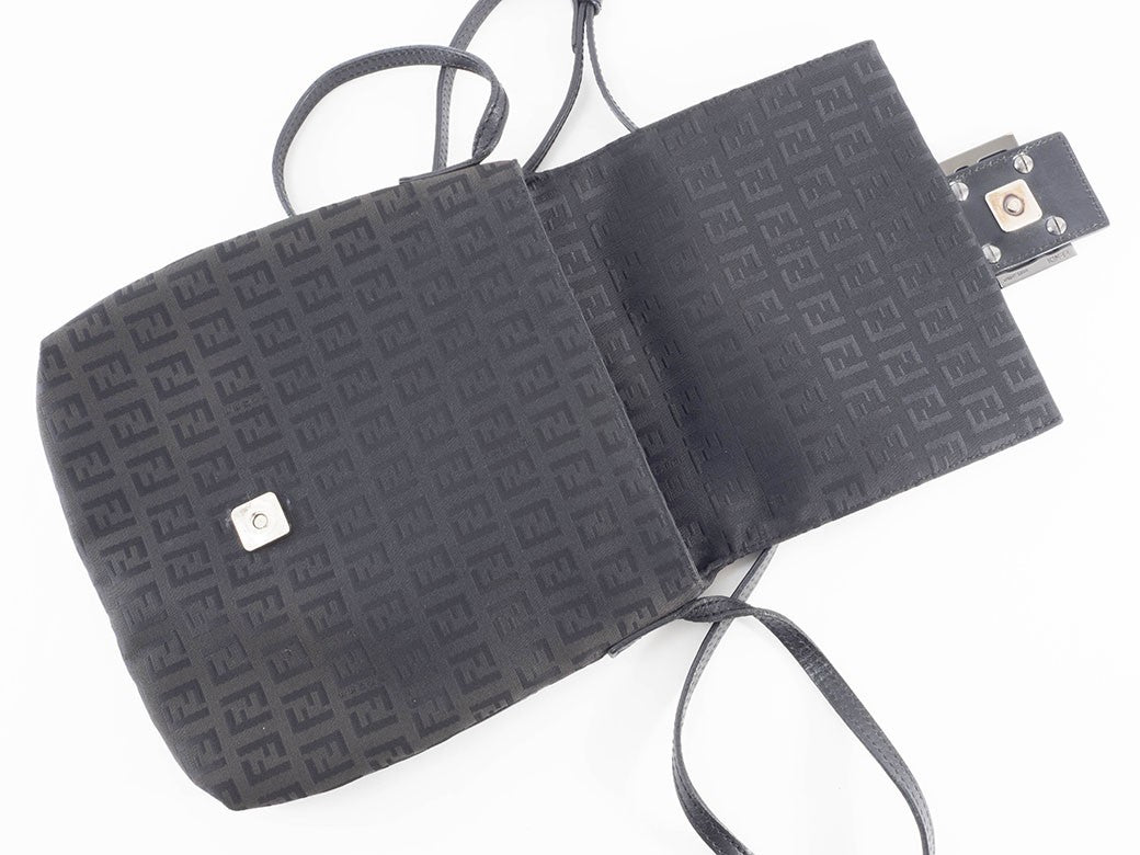 FENDI Zucchino Canvas Black Crossbody Shoulder Bag Messenger Preowned Auth6