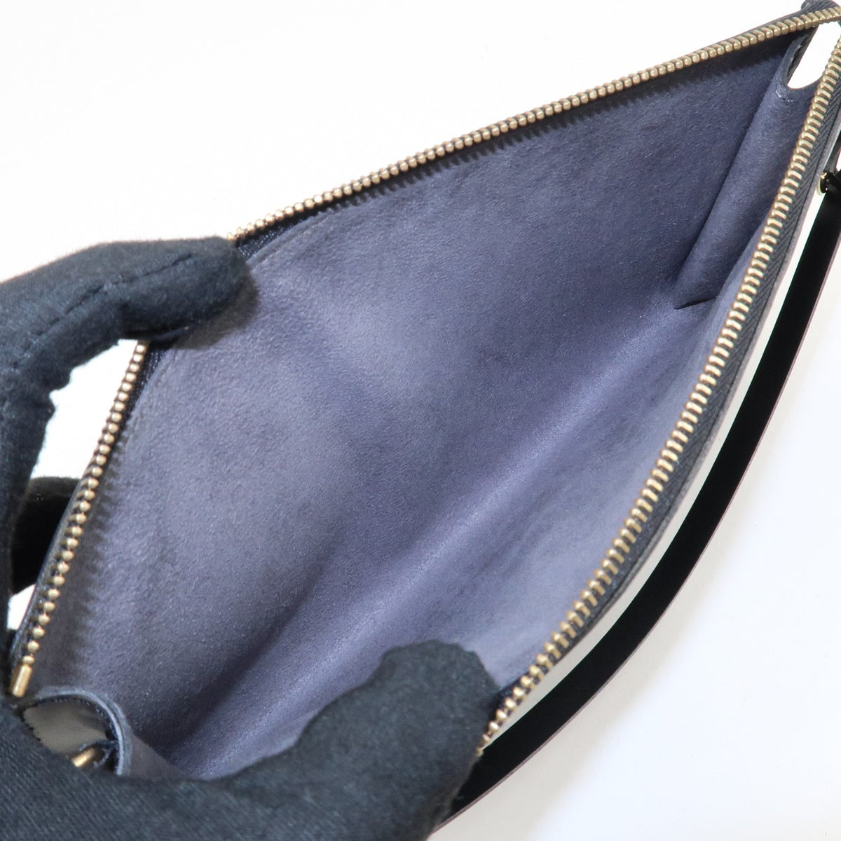 LOUIS VUITTON Pochette Accessoires Black Epi Leather Handbag M52942 Preowned18