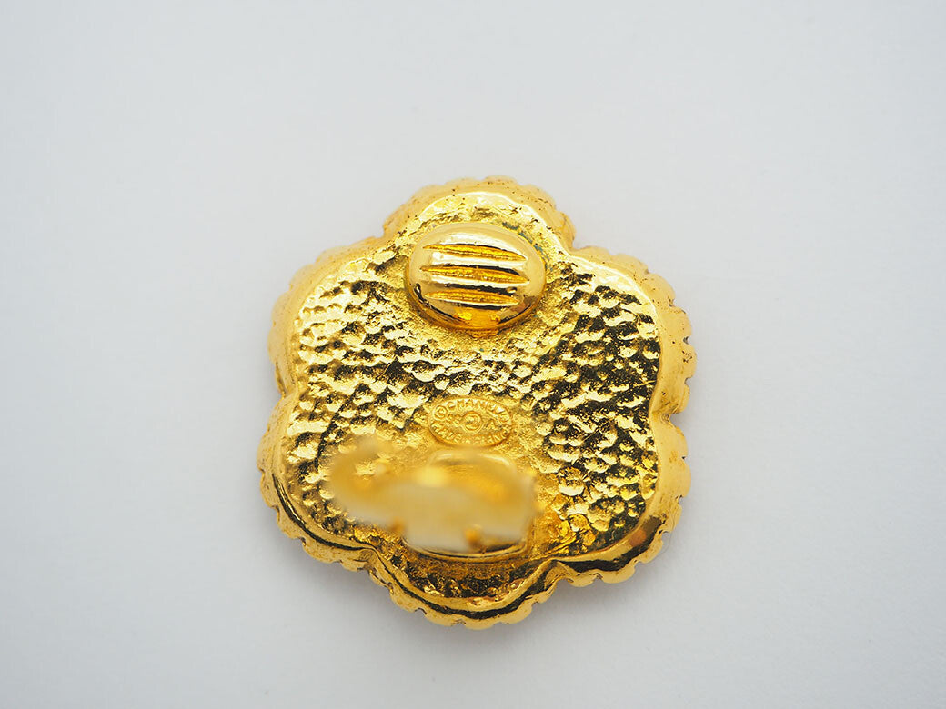 CHANEL Vintage Flower Coco Earrings 96A Gold Ladies Dot Frame Reuse Used7